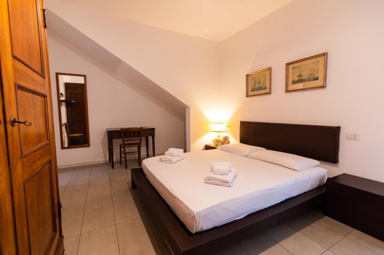 Theo'S Rooms Ольбия Экстерьер фото
