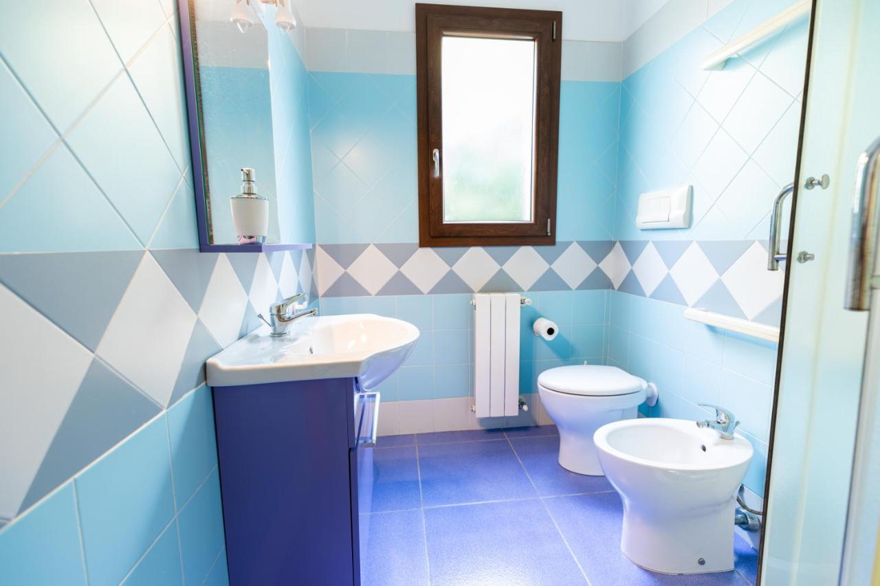 Theo'S Rooms Ольбия Экстерьер фото