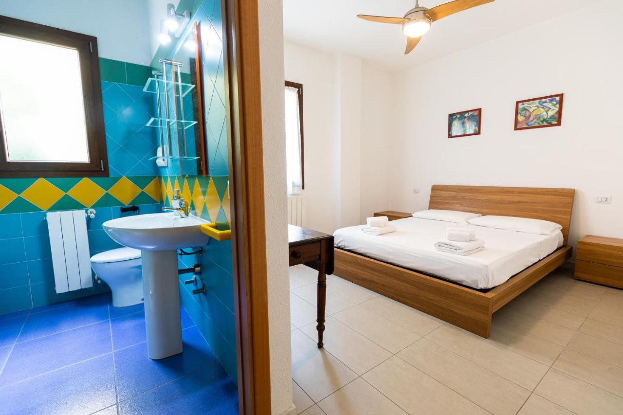Theo'S Rooms Ольбия Экстерьер фото