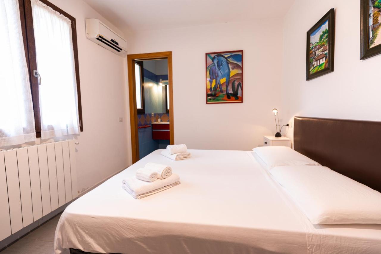 Theo'S Rooms Ольбия Экстерьер фото