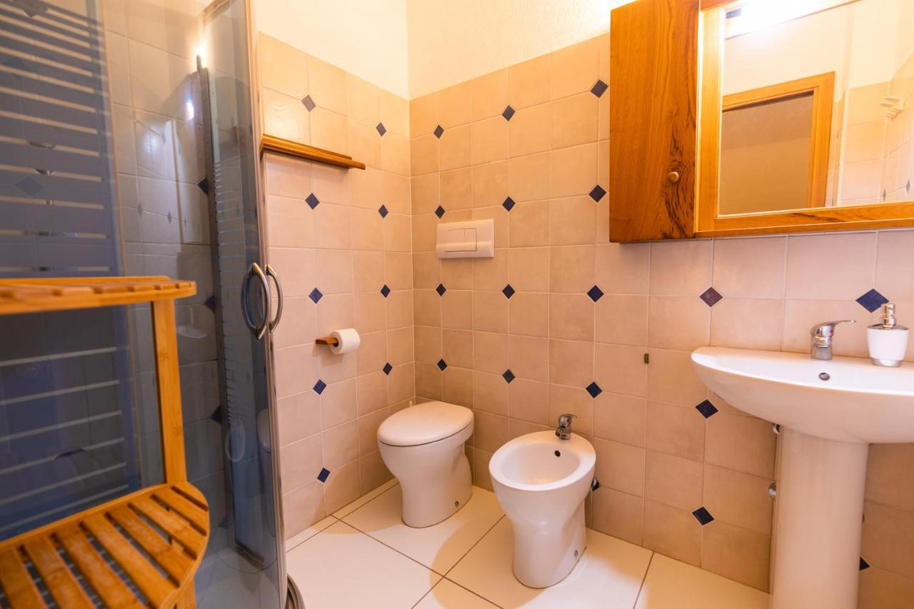 Theo'S Rooms Ольбия Экстерьер фото