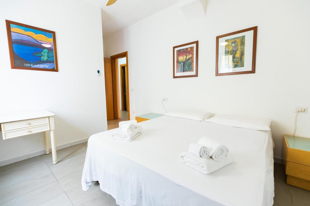 Theo'S Rooms Ольбия Экстерьер фото
