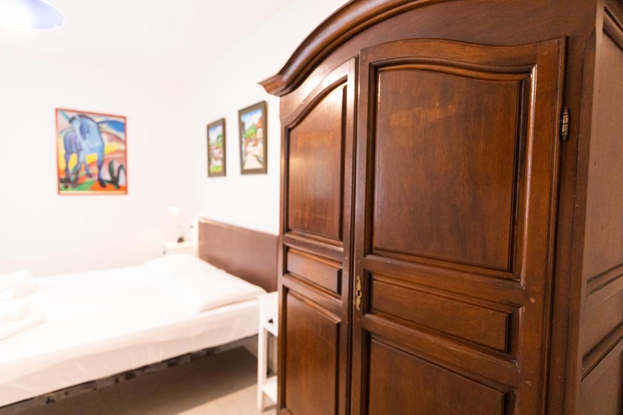 Theo'S Rooms Ольбия Экстерьер фото