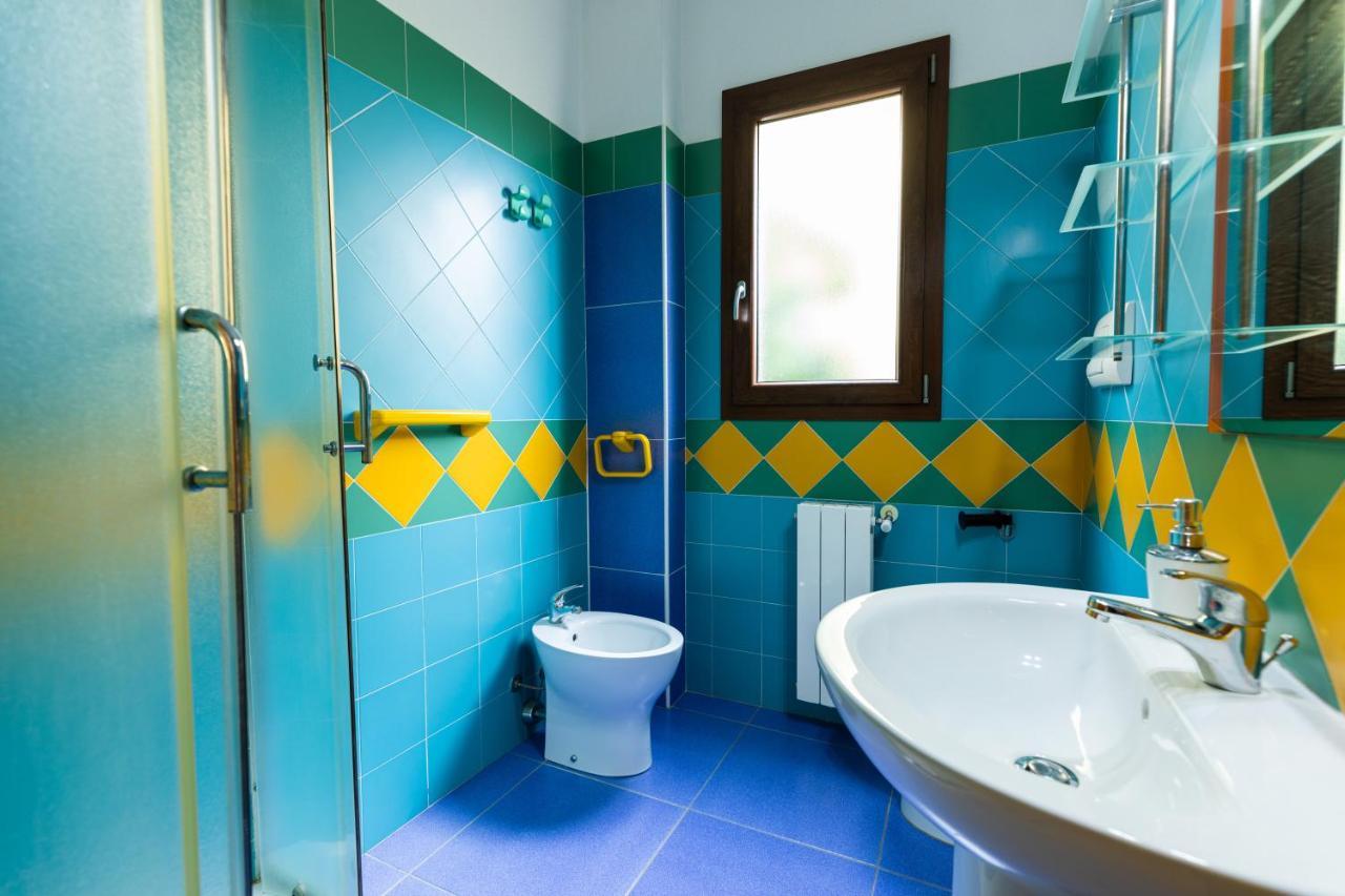 Theo'S Rooms Ольбия Экстерьер фото