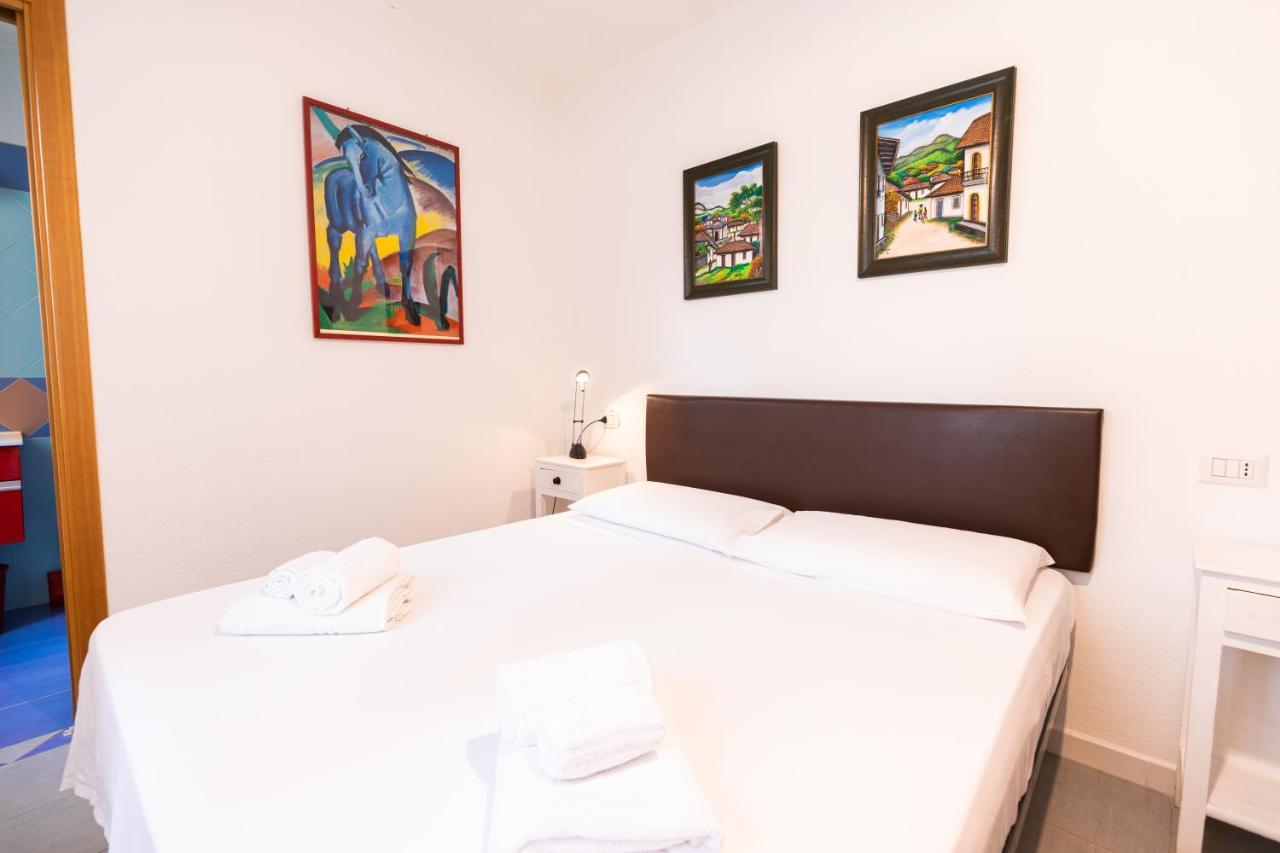 Theo'S Rooms Ольбия Экстерьер фото